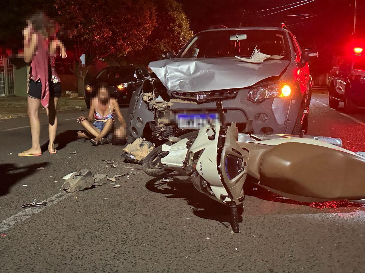 Motociclista supostamente embriagado que seguia na contra mão de direção provoca grave acidente na região do bairro Vila Nova 