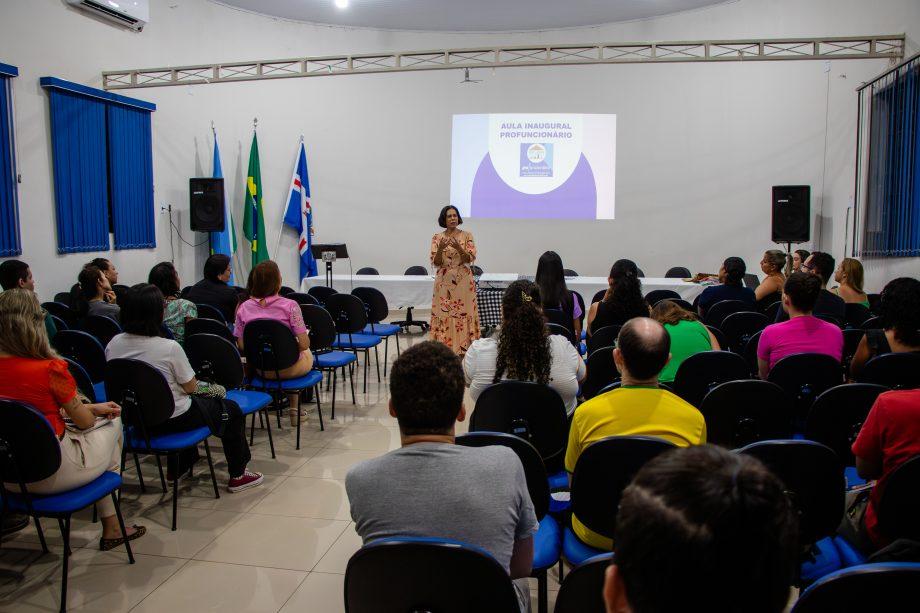 SEMEC inicia nova turma do projeto Profuncionário para servidores da Educação SEMEC inicia nova turma do projeto Profuncionário para servidores da Educação
