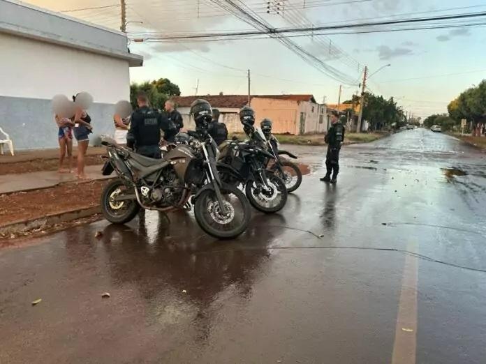 Vizinhos chamam Polícia após homem armado com faca discutir com sua ex na Vila Alegre