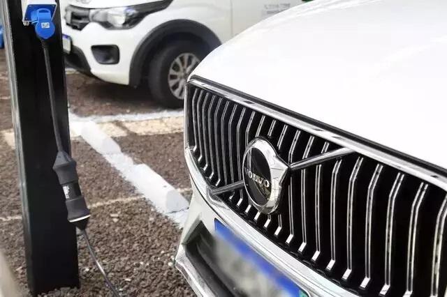 Carros elétricos já são realidade em Três Lagoas com frota de 164 veículos 