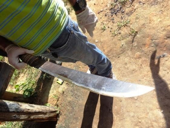 Ao pedir para o ex-marido comprar 1 litro de leite para os filhos, mulher é ameaçada com facão no “Orestinho” Ao pedir para o ex-marido comprar 1 litro de leite para os filhos, mulher é ameaçada com facão no “Orestinho”