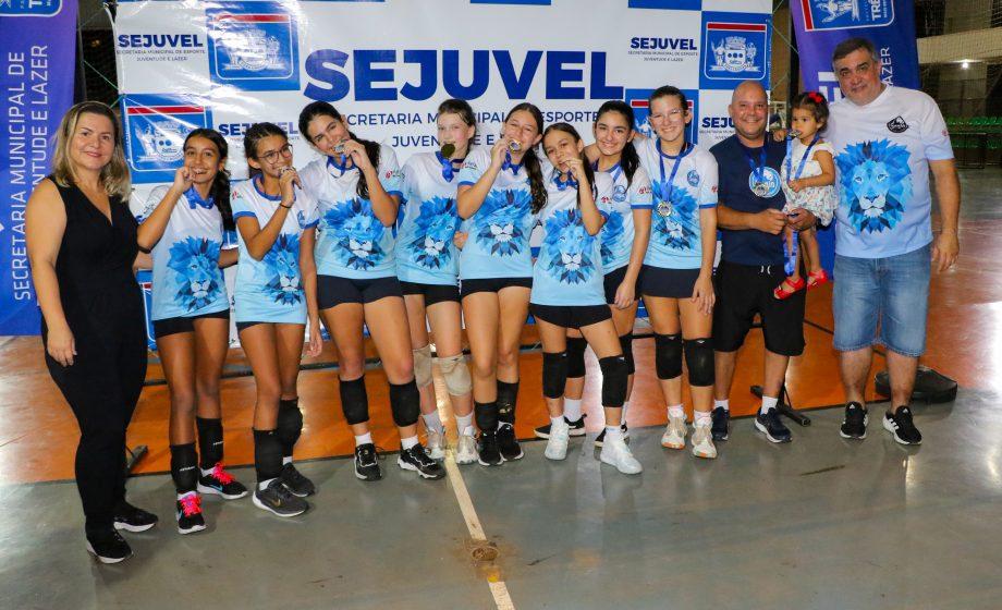 Colégio Anglo de Três Lagoas é o campeão do vôlei feminino do JETs Sub-14