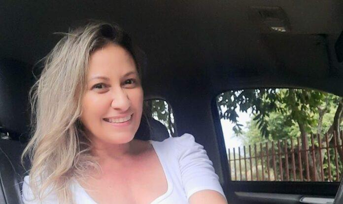 Investigações apontam que psicóloga três-lagoense de 47 anos foi jogada do carro pelo filho Investigações apontam que psicóloga três-lagoense de 47 anos foi jogada do carro pelo filho