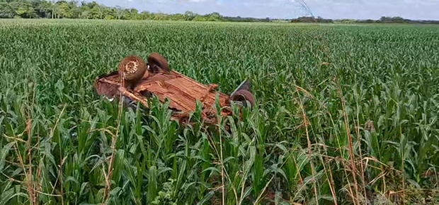 Jovem morre após capotar carro no dia do seu aniversário em Maracaju Jovem morre após capotar carro no dia do seu aniversário em Maracaju