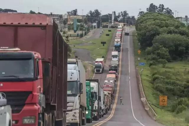 Motoristas têm até dia 30 para renovar exame toxicológico e evitar multas 