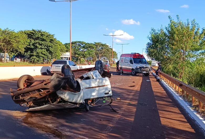 Mulher morta em acidente na MS-156 estaria grávida, segundo socorristas