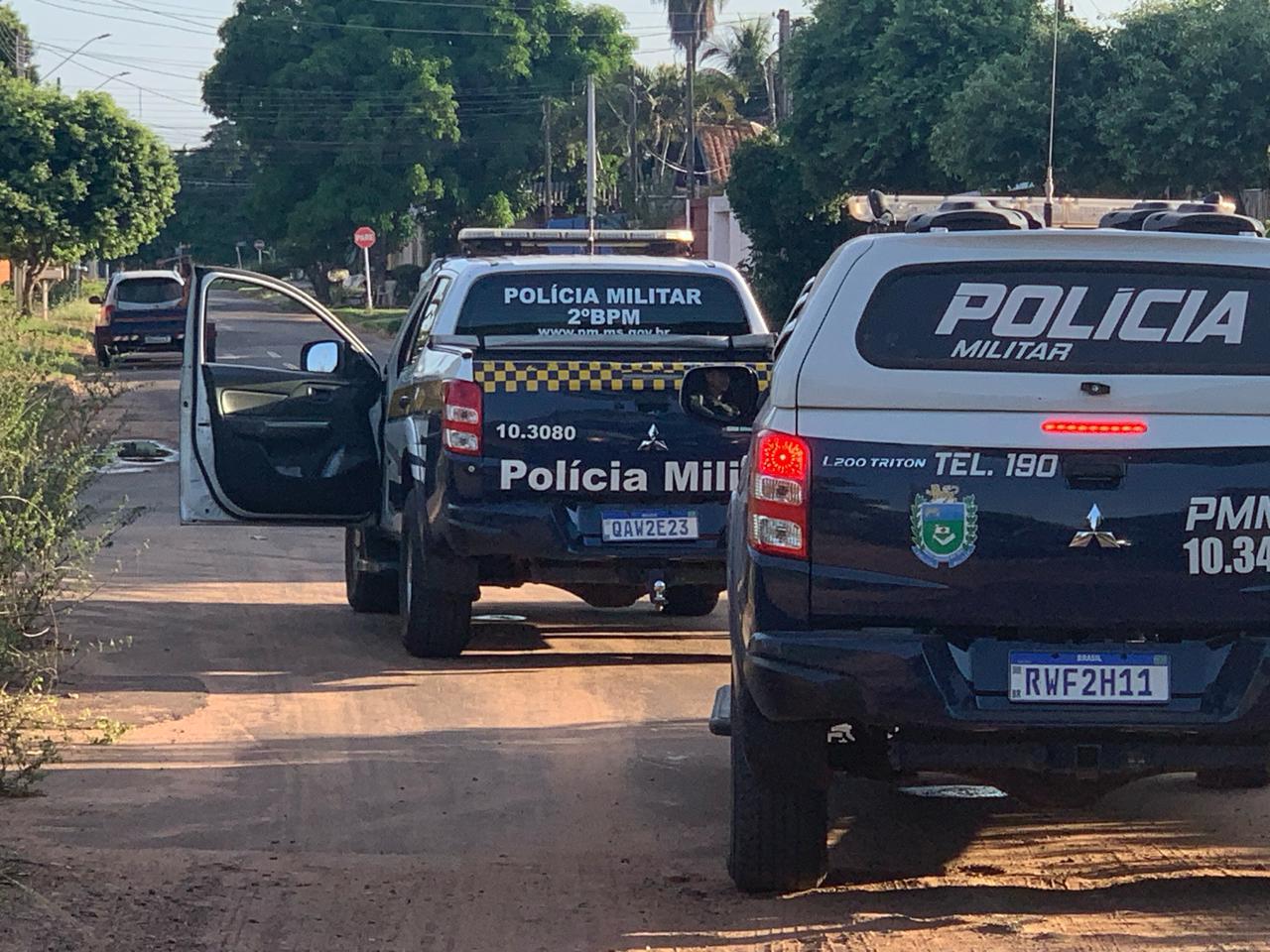 Polícia faz incursões no Interlagos para prender homem que estava armado com espingarda na 2º Lagoa Polícia faz incursões no Interlagos para prender homem que estava armado com espingarda na 2º Lagoa