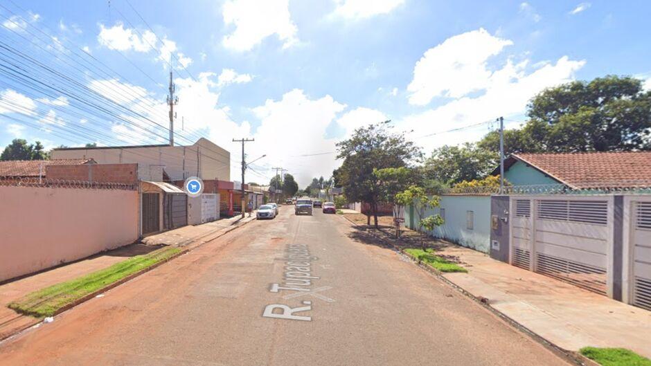 Idoso Idoso 'mexe' com mulher em supermercado, marido não gosta e pancadaria come em Campo Grande