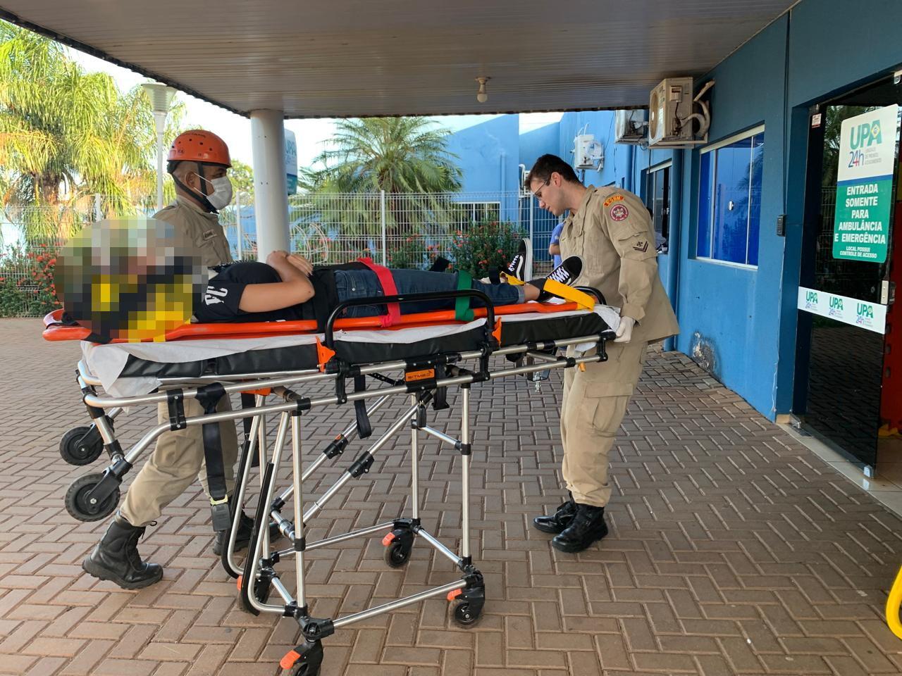 Adolescente atropelada por caminhão foi socorrida até a UPA de Três Lagoas Adolescente atropelada por caminhão foi socorrida até a UPA de Três Lagoas