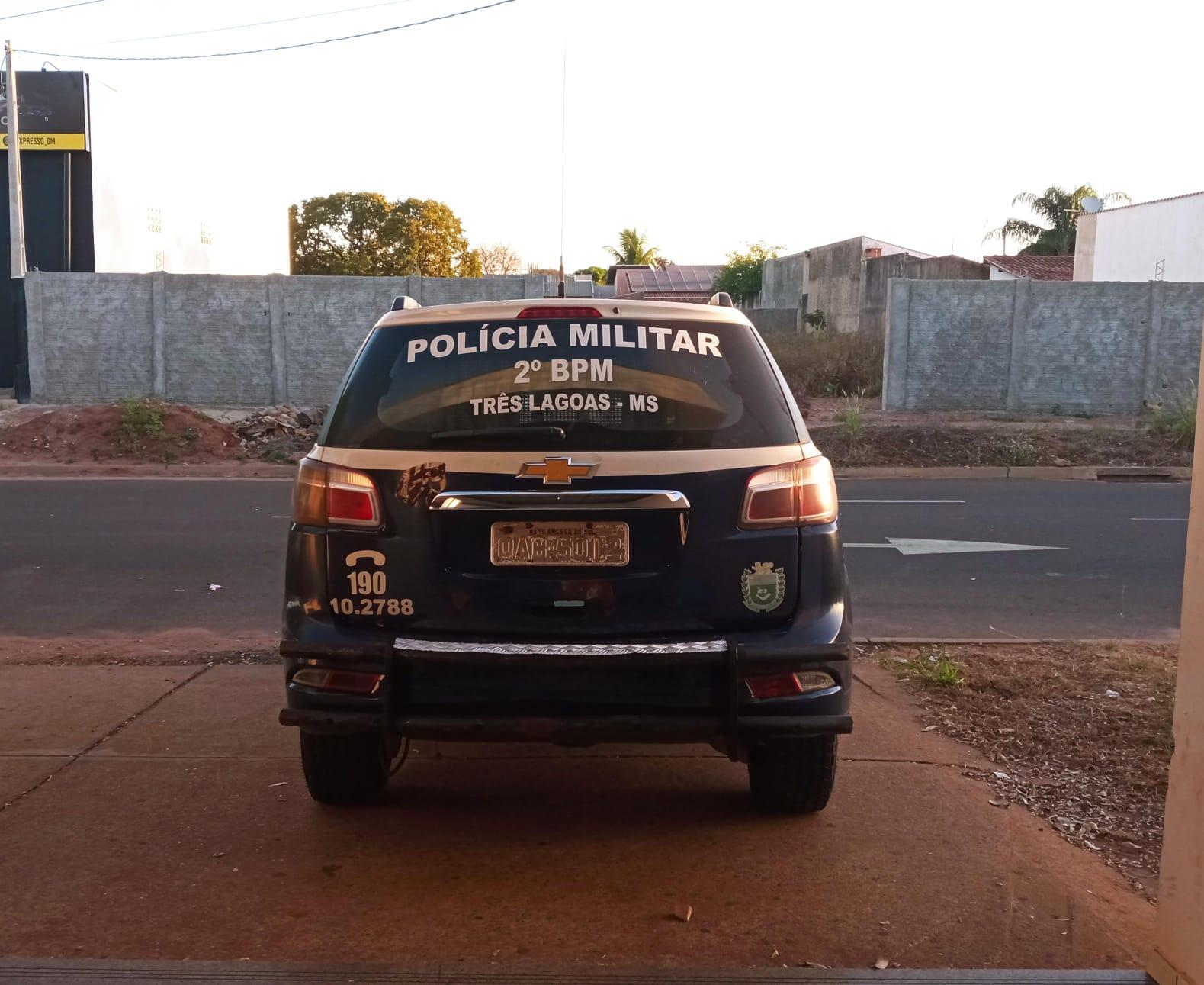 Após “bebedeira”, mulher quis estudar para uma prova e acabou sendo agredida pelo marido no Pq. São Carlos Após “bebedeira”, mulher quis estudar para uma prova e acabou sendo agredida pelo marido no Pq. São Carlos