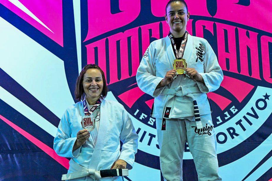 Atletas de Três Lagoas conquistam prata e bronze no Sul Americano Kids Gi e Nogi CBJJE 2024 Atletas de Três Lagoas conquistam prata e bronze no Sul Americano Kids Gi e Nogi CBJJE 2024