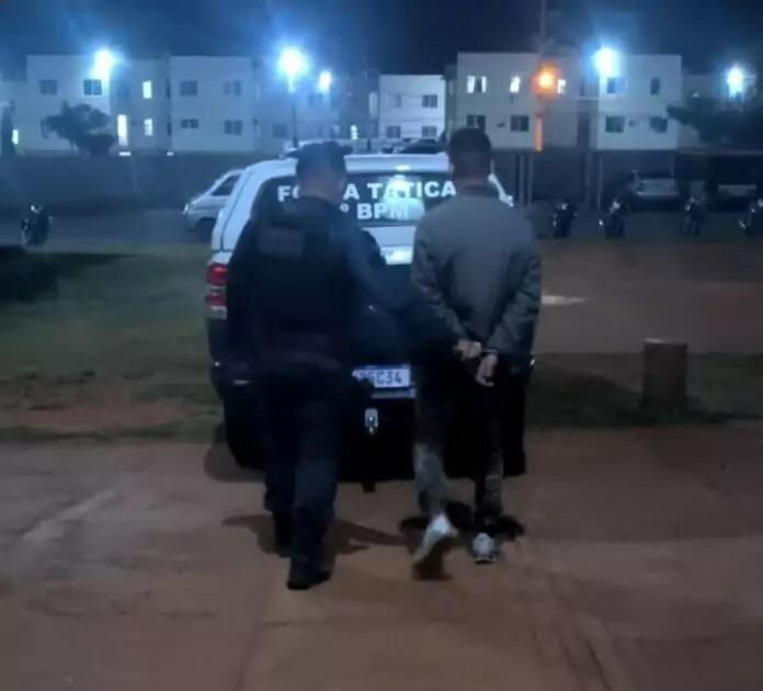 Com vasto histórico criminal, homem é preso pela Força Tática no Novo Oeste Com vasto histórico criminal, homem é preso pela Força Tática no Novo Oeste