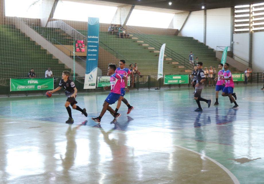 Estão abertas vagas para aulas de Handebol para turmas iniciantes e avançadas masculina Estão abertas vagas para aulas de Handebol para turmas iniciantes e avançadas masculina