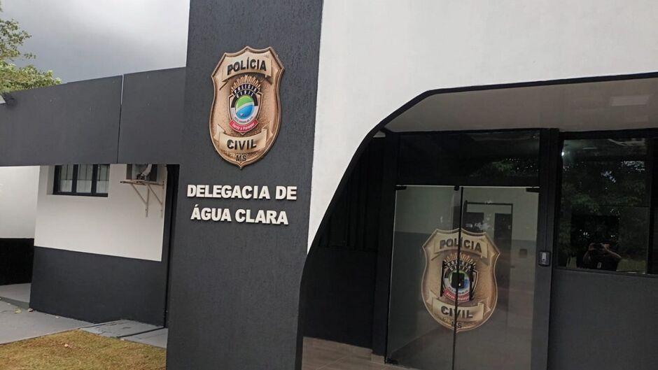 Ex-marido invade casa da ex e esfaqueia casal em frente às crianças em Água Clara