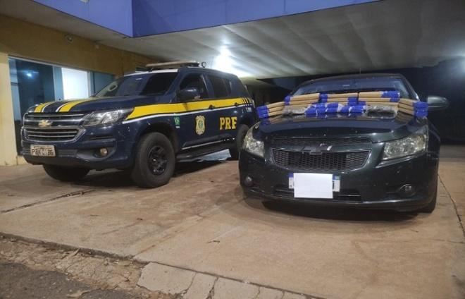 Homem é preso em Água Clara transportando 16 kg de maconha em viagem com a família Homem é preso em Água Clara transportando 16 kg de maconha em viagem com a família