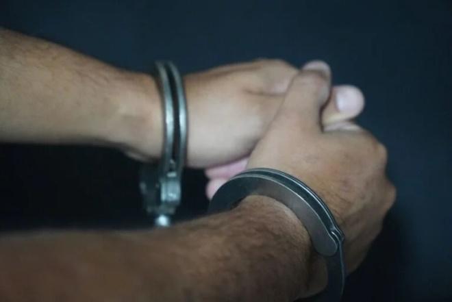 Homem é preso por estuprar irmã na frente dos filhos da vitima em MS