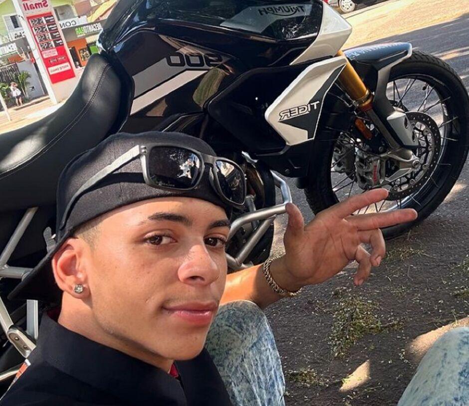 Influencer acidentado com namorada sofre piora e morre na Santa Casa