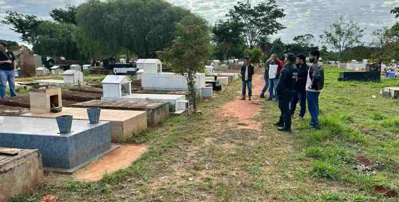 ‘Nunca tinha trabalhado num caso como esse’, relata delegado sobre furto de corpos em cemitério em MS ‘Nunca tinha trabalhado num caso como esse’, relata delegado sobre furto de corpos em cemitério em MS