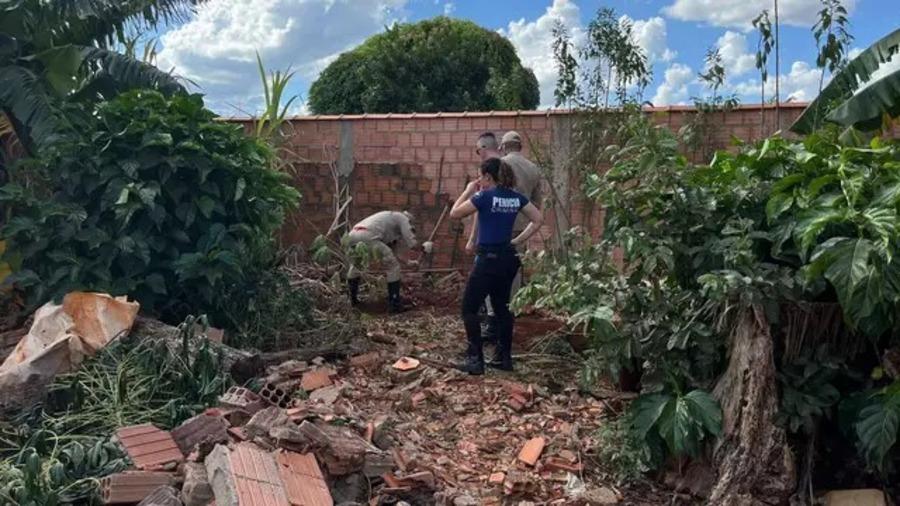 Ossada de pintor é achada no quintal de casa pivô de briga por herança em MS Ossada de pintor é achada no quintal de casa pivô de briga por herança em MS