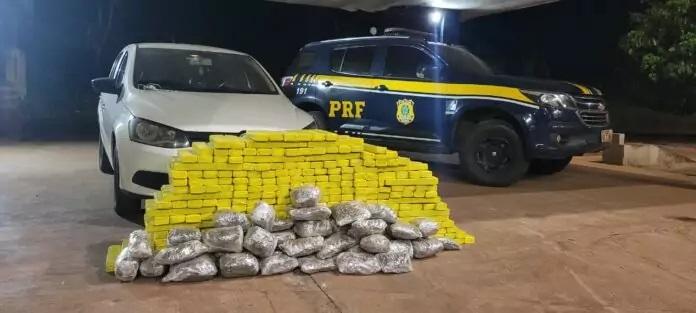 PRF apreende na BR-262 cerca de 350kg de maconha e 19kg de skunk PRF apreende na BR-262 cerca de 350kg de maconha e 19kg de skunk