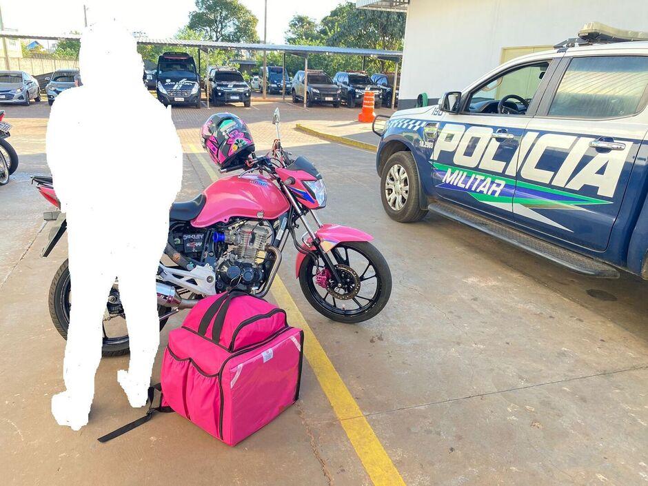 Com moto adulterada, 'Penélope Charmosa' é detida em Campo Grande
