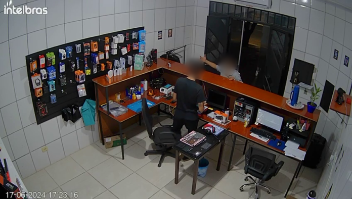 Estelionatário é preso depois de tentar aplicar golpe do PIX em loja Estelionatário é preso depois de tentar aplicar golpe do PIX em loja