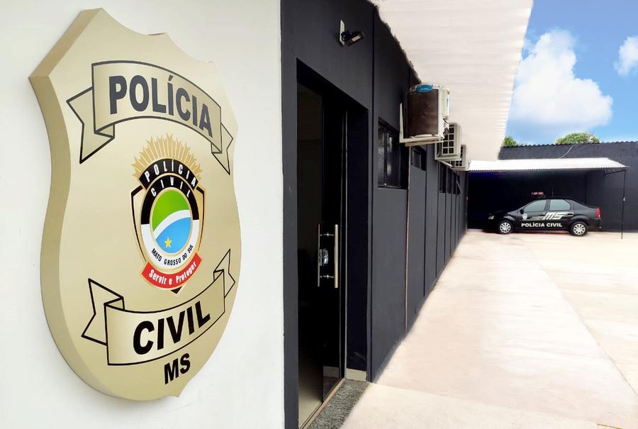Homem ateia fogo em roupas, caminha nu pelas ruas de Bataguassu e acaba preso Homem ateia fogo em roupas, caminha nu pelas ruas de Bataguassu e acaba preso