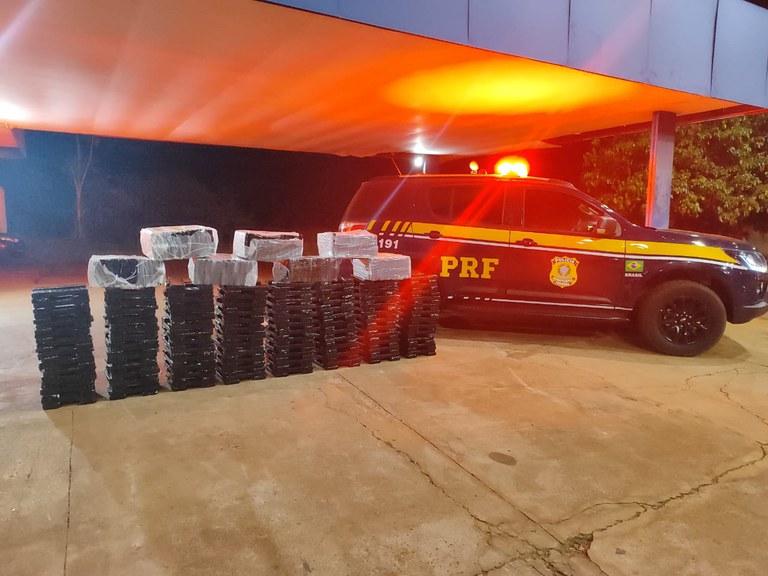 PRF apreende mais de 500 kg de maconha escondidas em caminhão na BR 262