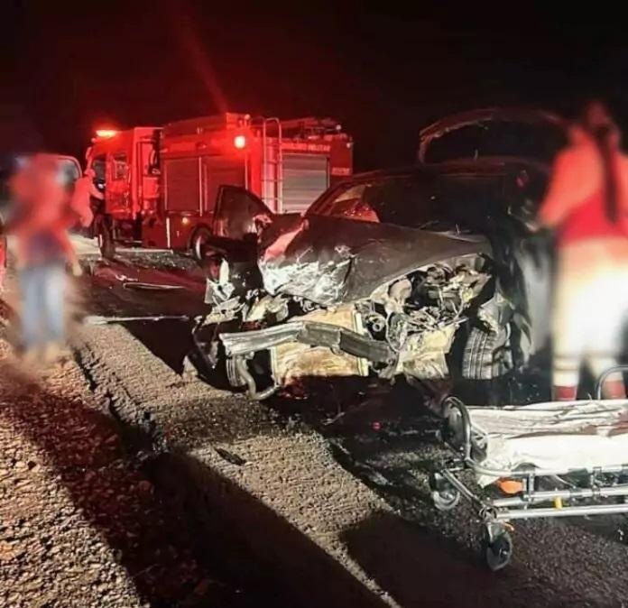 Três pessoas ficam feridas após colisão frontal na BR 158