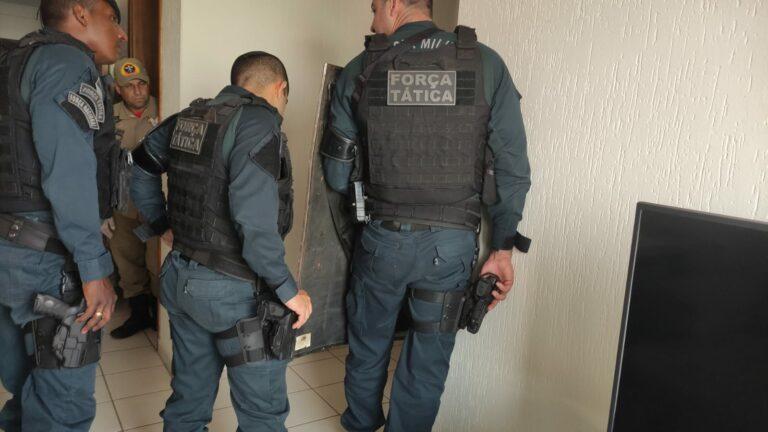 Força Tática negocia com homem armado em condomínio no centro de Três Lagoas