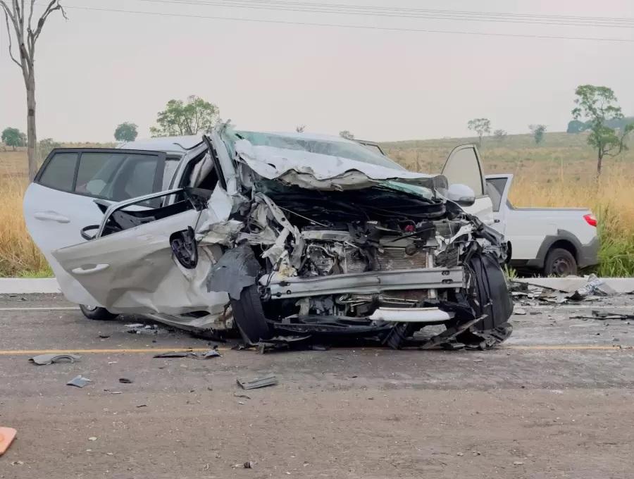 Acidente com veículo da saúde de Paraíso das Águas deixa uma pessoa morta na BR 060