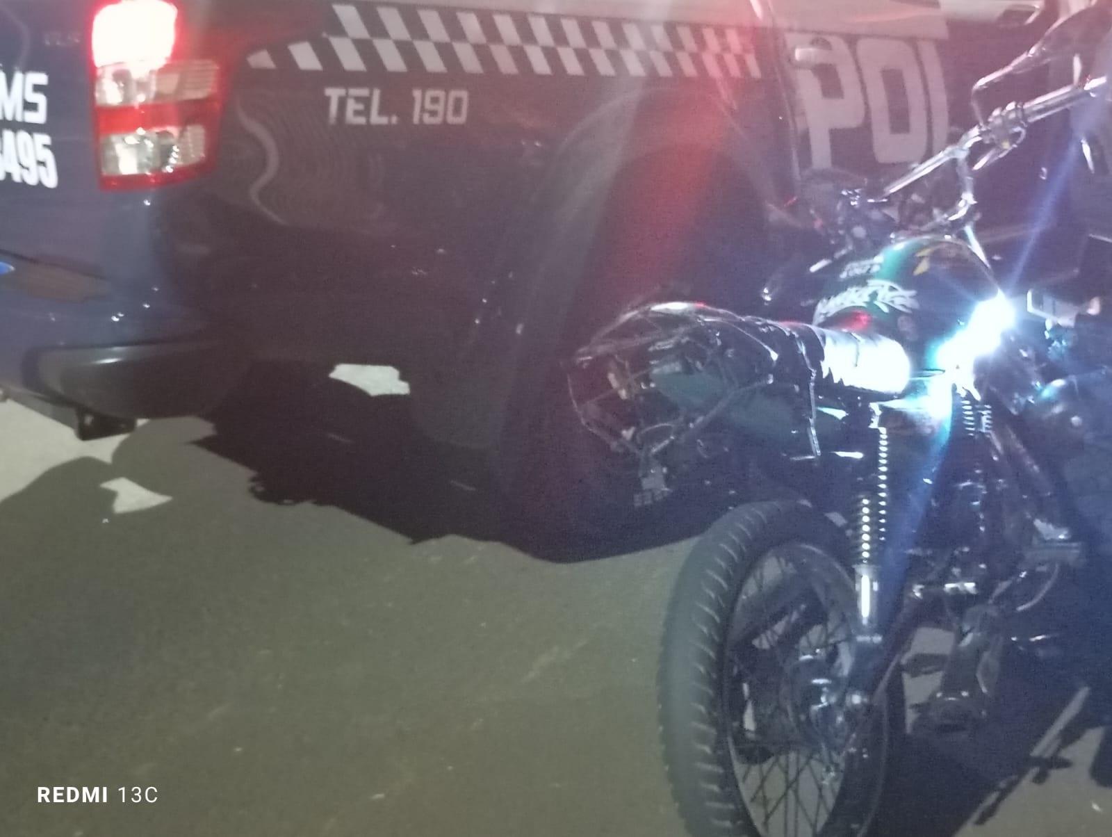 Adolescente é apreendido após empinar moto e empreender fuga em rua do Santa Luzia