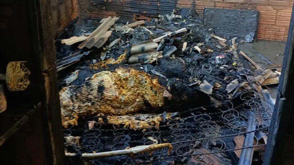 Bombeiros agem rápido e salvam casa de destruição total em Aquidauana Bombeiros agem rápido e salvam casa de destruição total em Aquidauana