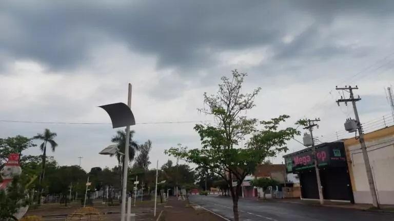 Frente fria mantém chances de chuva nesta sexta-feira em Três Lagoas