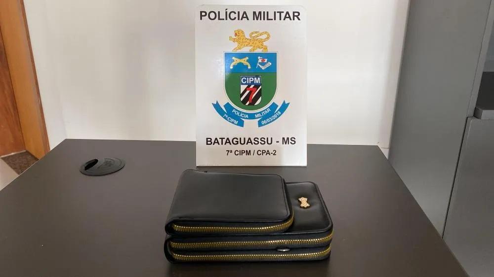 Idosa é detida após furtar carteira em loja no centro de Bataguassu Idosa é detida após furtar carteira em loja no centro de Bataguassu