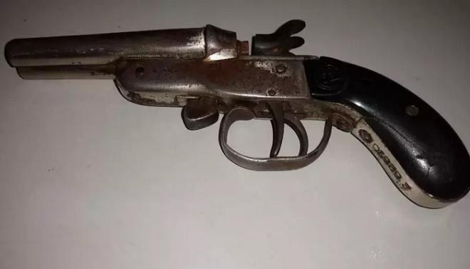 Menino é ferido a tiros por irmão de 3 anos em MS após encontrar arma escondida em casa Menino é ferido a tiros por irmão de 3 anos em MS após encontrar arma escondida em casa