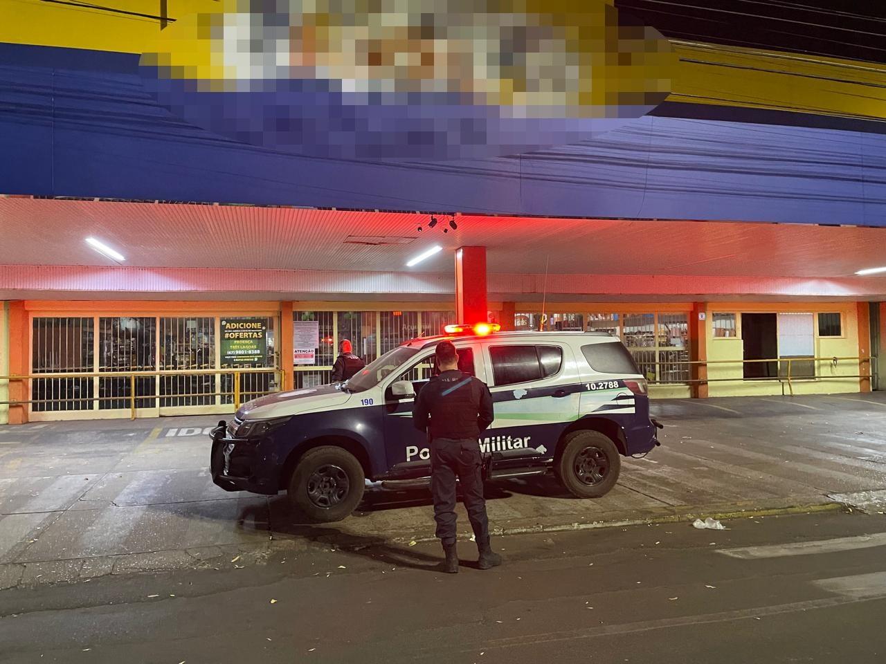 PM é chamada após suspeita de furto em supermercado no Centro de Três Lagoas 