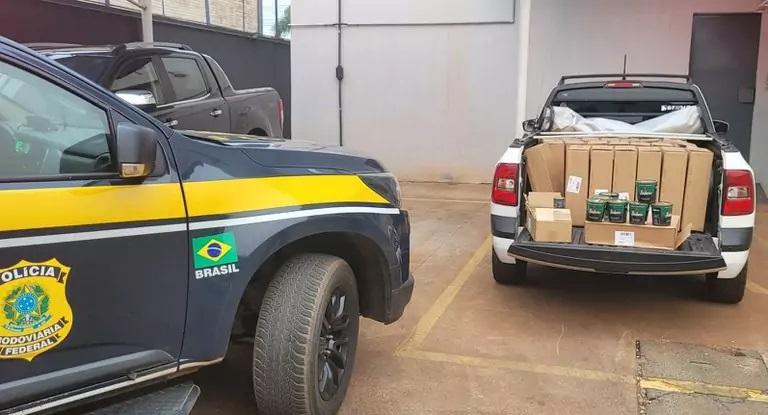 PRF apreende mais de mil latas de fumo de origem estrangeira em Três Lagoas
