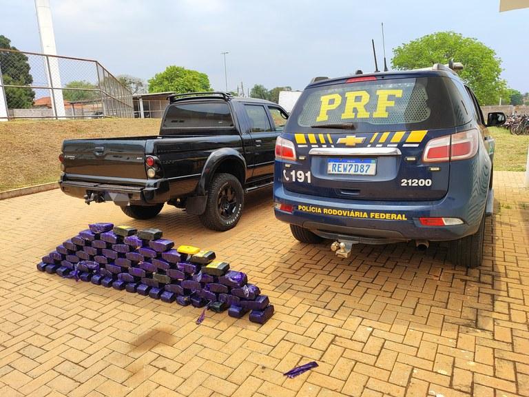 PRF apreende quase 90 kg de maconha escondidos em pneus de caminhonete