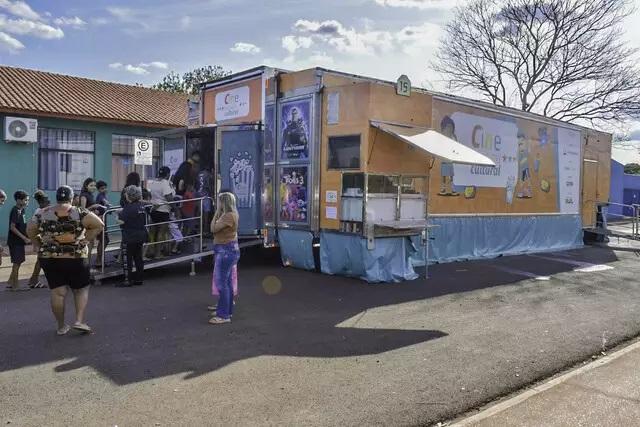Três Lagoas recebe carreta de cinema com exibições gratuitas Três Lagoas recebe carreta de cinema com exibições gratuitas