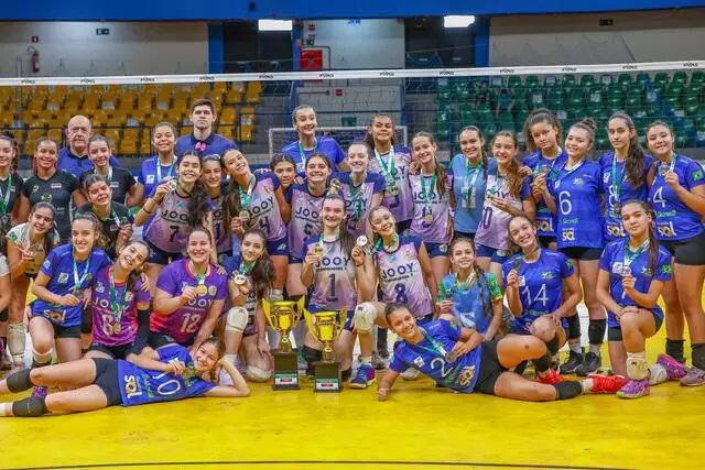 Voleibol - UNITRÊS Objetivo de Três Lagoas perde para equipe da escola Pezão por dois sets a zero Voleibol - UNITRÊS Objetivo de Três Lagoas perde para equipe da escola Pezão por dois sets a zero
