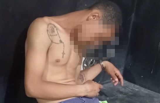 Após agredir esposa, homem “tira um cochilo” algemado na delegacia em Três Lagoas