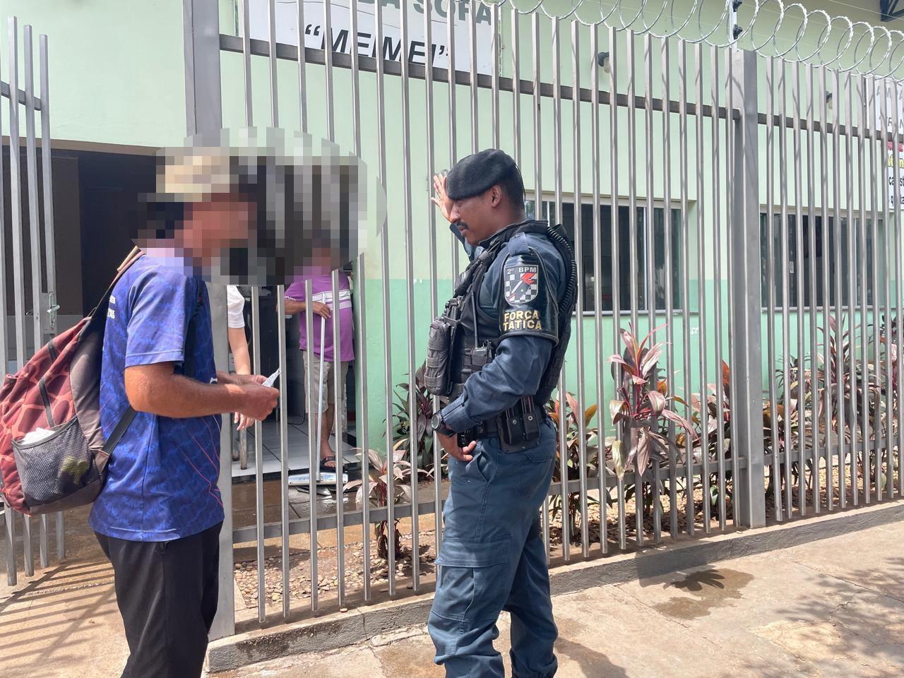 Briga na frente da “Casa da Sopa” termina em pancadaria e  furto de celular no bairro Interlagos
