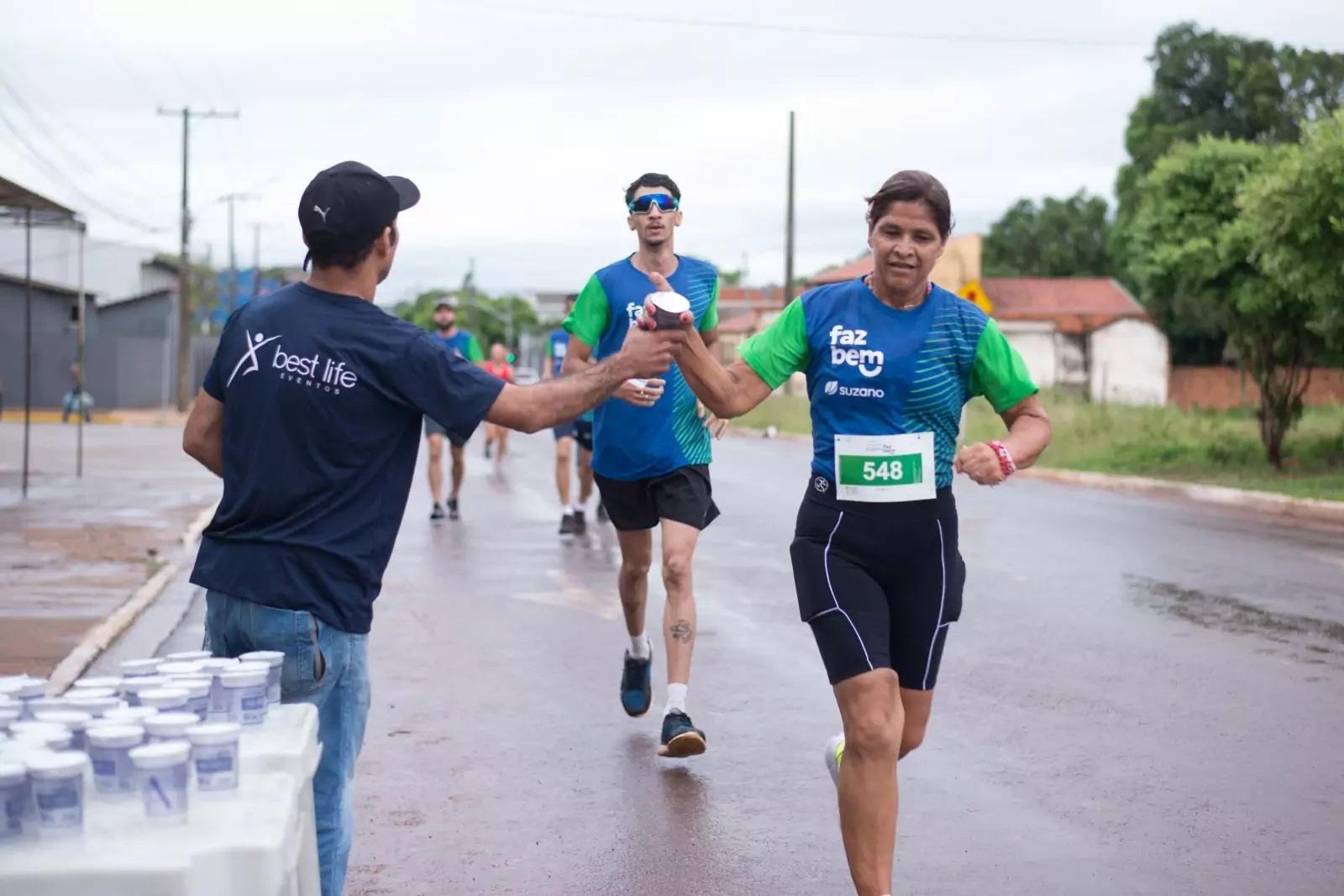 Corrida e Caminhada Suzano Faz Bem reúne 330 participantes e arrecada mais de 1,7 mil quilos de alimentos Corrida e Caminhada Suzano Faz Bem reúne 330 participantes e arrecada mais de 1,7 mil quilos de alimentos