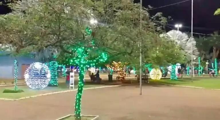 Decorações de Natal em Três Lagoas sofrem ataques de vandalismo Decorações de Natal em Três Lagoas sofrem ataques de vandalismo