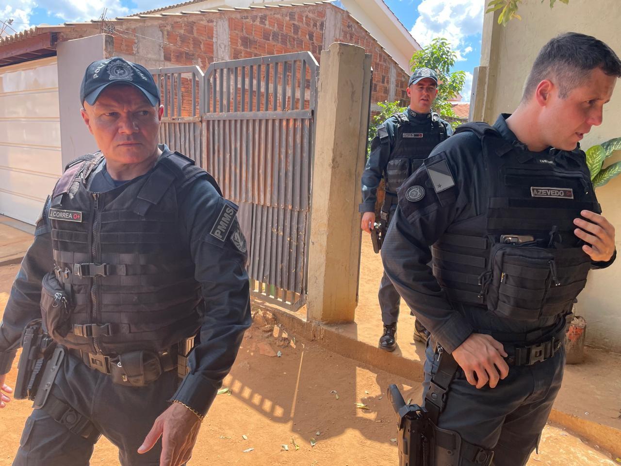 Denúncia no facebook de casal que teve casa furtada no Santos Dumont termina com prisões que foram feitas pela equipe do sargento J.Corrêa 