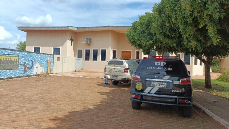 Homem é preso em flagrante após esfaquear mulher enquanto dormia em Brasilândia
