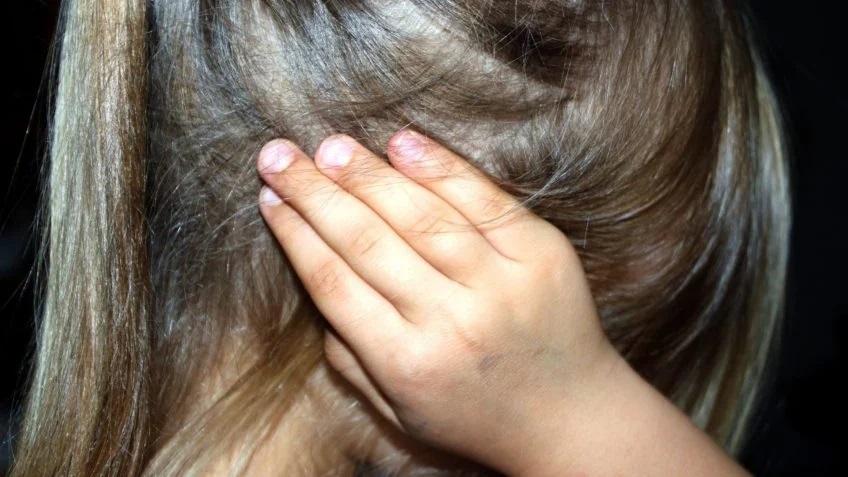 Homem sequestra criança de 3 anos na porta de casa, é perseguido e agredido por populares em MS Homem sequestra criança de 3 anos na porta de casa, é perseguido e agredido por populares em MS