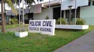 Motorista é encontrado morto dentro de caminhão em posto de combustível Motorista é encontrado morto dentro de caminhão em posto de combustível