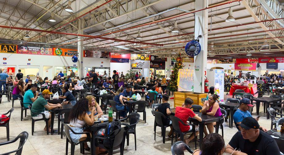 “Podemos experimentar vários pratos por um preço justo”, comentam amigas que participaram do Festival de Comida de Feira